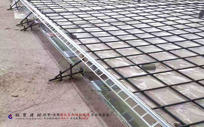 淄博市LG160-3000镀锌钢板铠装缝案例